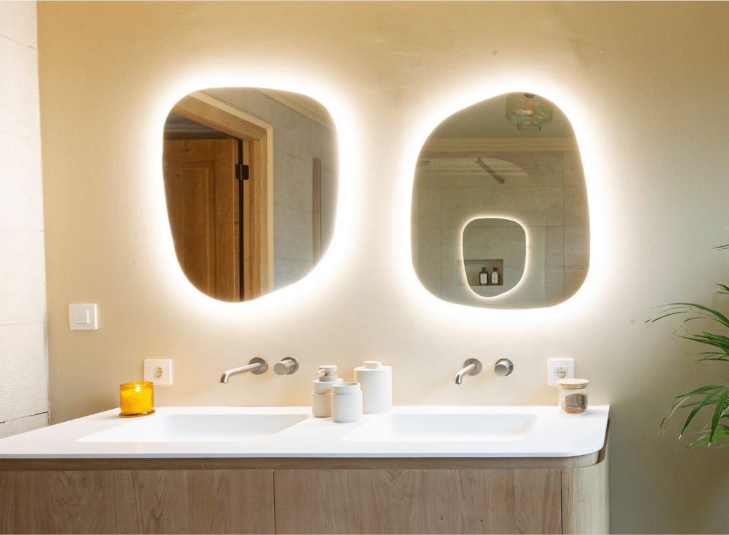 Des miroirs avec intensité lumineuse adaptable