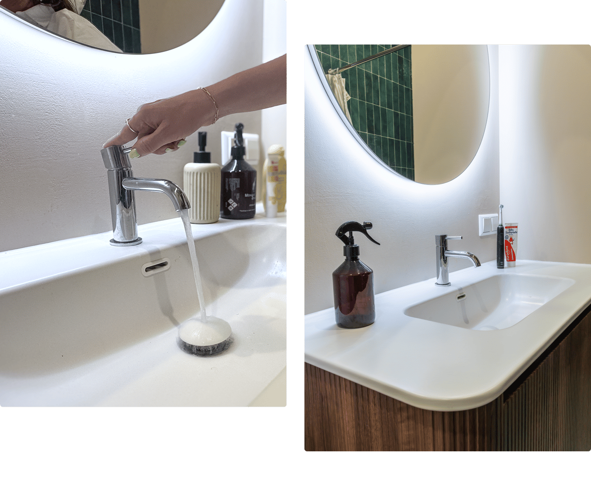 Combinatie van twee beelden van een moderne wastafel met chromen kraan in gebruik, een hand die de kraan bedient met stromend water, en een witte wastafel met accessoires zoals zeepdispensers en tandpasta, afgeronde verlichte spiegel en houten meubel in een verzorgde badkamer x²o badkamers