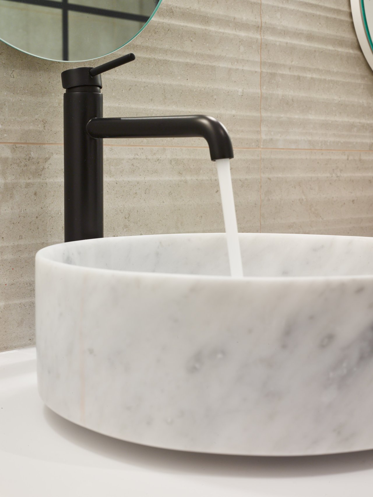 Balmani Fato Aufsatzwaschbecken: Carrara-Marmor, rund, Ø 37,5 cm