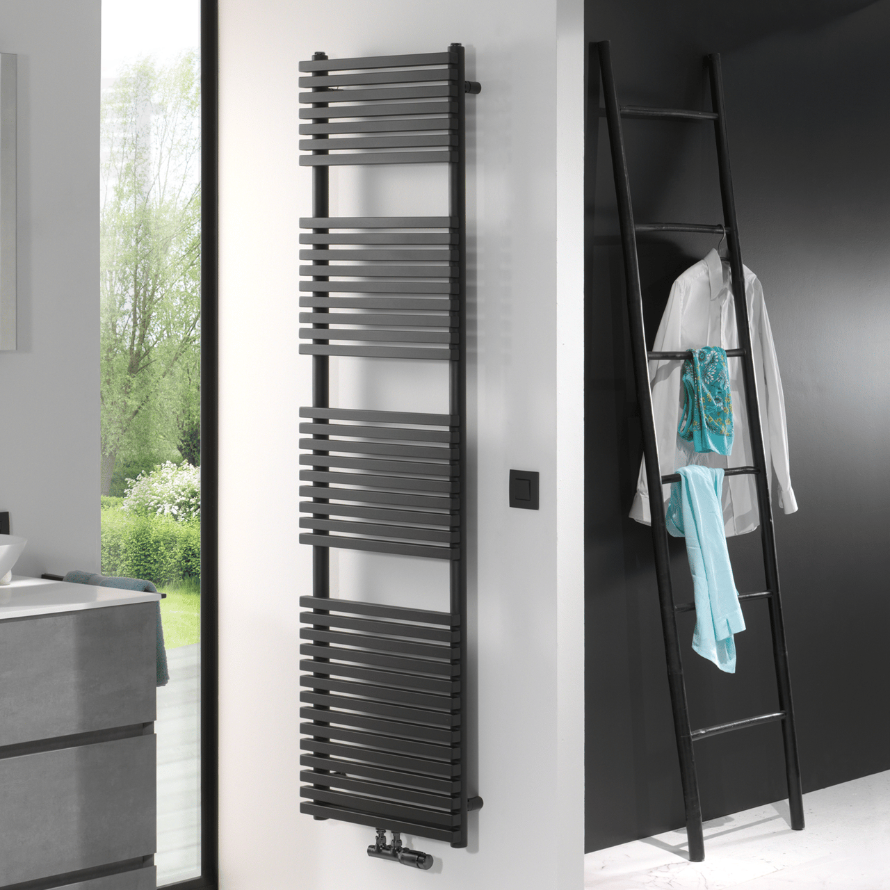 Vipera Vesuvio enkele handdoekradiator 50 x 180 cm centrale verwarming mat zwart zij- en middenaansluiting 1.232W