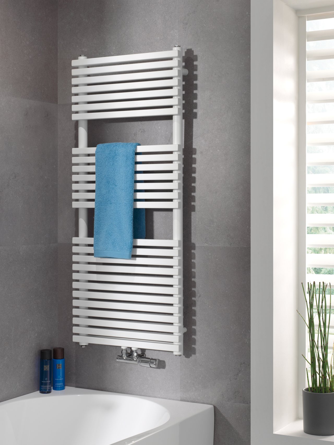 UNIQUEMENT POUR ALLEMAGNE - Vipera Vesuvio sèche-serviettes simple 50 x 120 cm chauffage électrique blanc mat raccordements latéral et central possibles 808W, résistance incluse