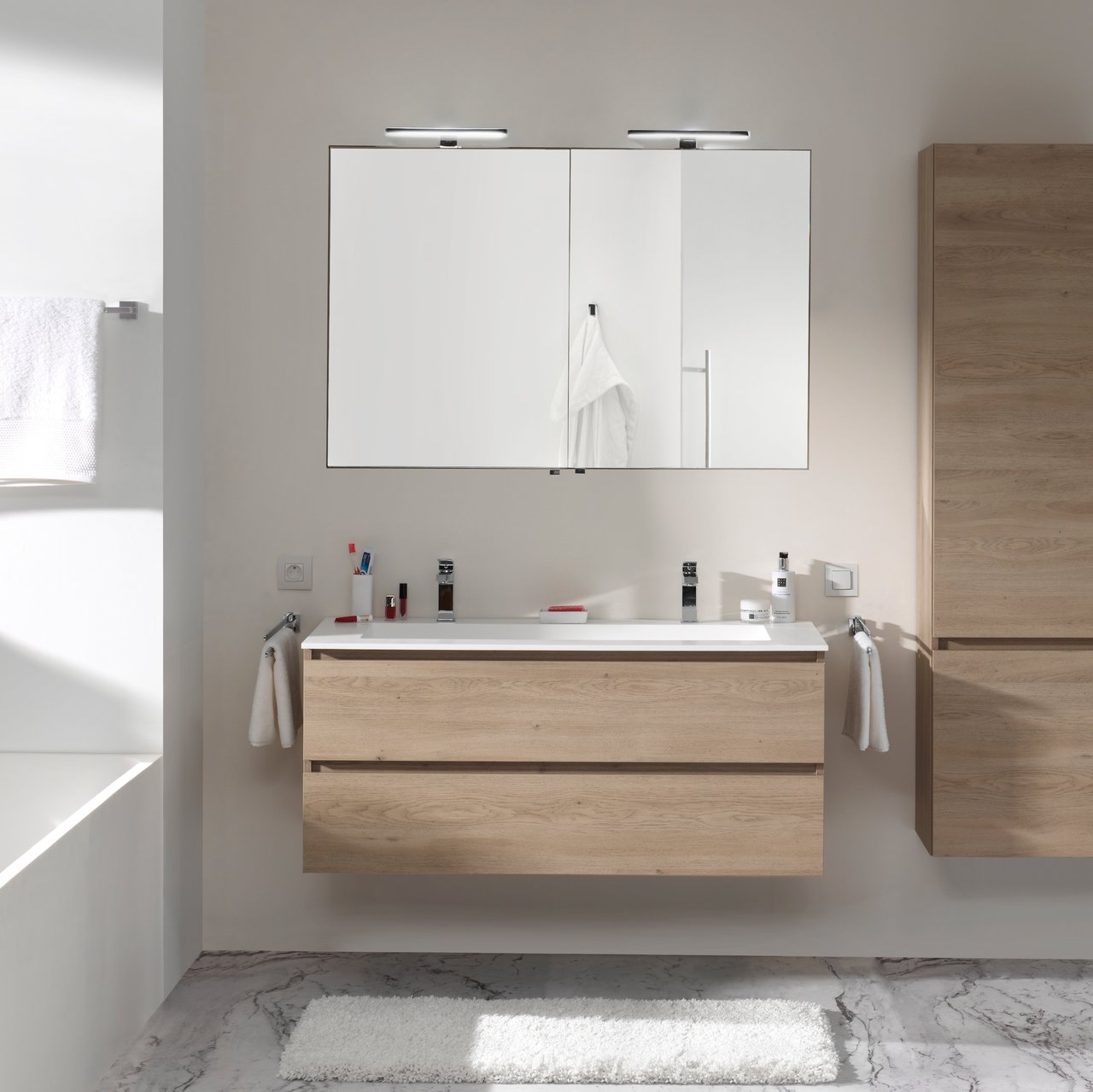 Balmani Lucida Spiegelschrank Bad: 120 x 72 cm, Eiche verwittert