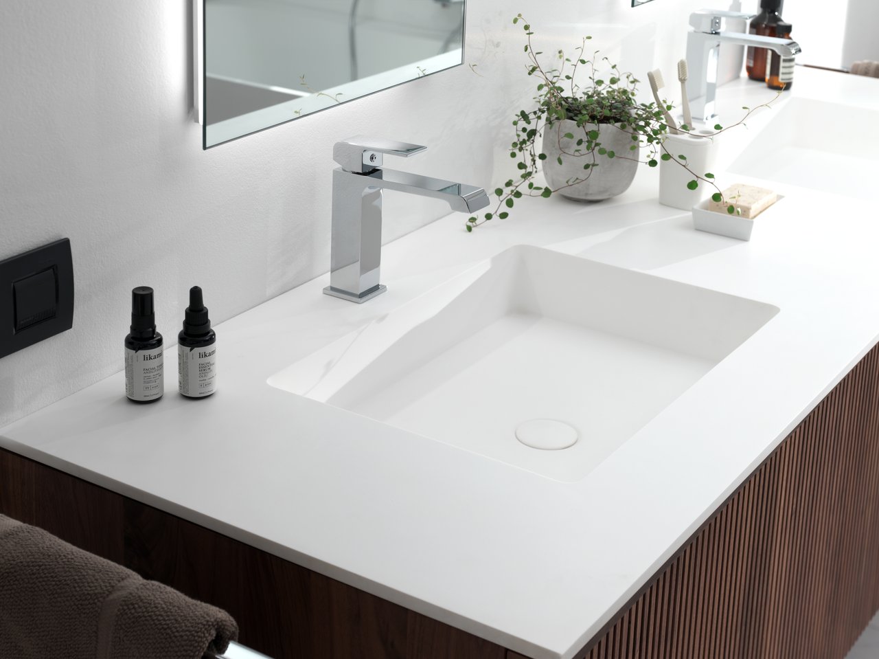 Balmani Click Curved afvoerplug afsluitbaar Solid Surface