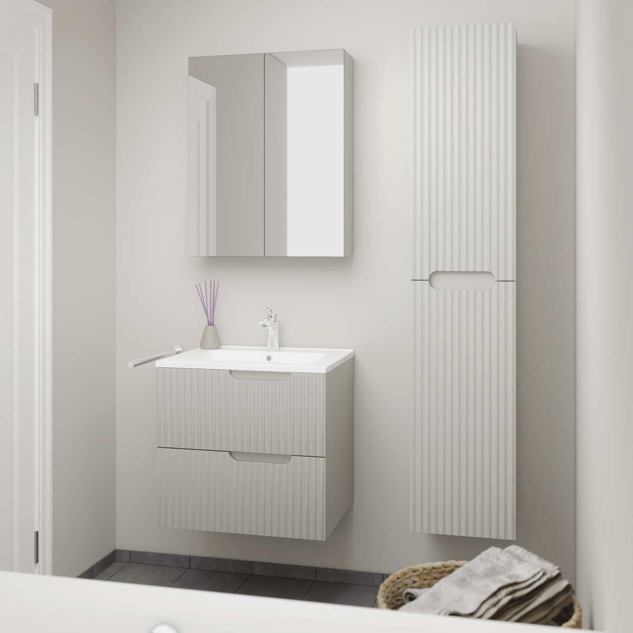 Linie Ribbo zwevend badkamermeubel 60 x 46 cm greige met Vano enkele wastafel in composietmarmer mat wit, Verticale symmetrische ronde ribbel, Montro spiegelkast en Ribbo badkamerkast