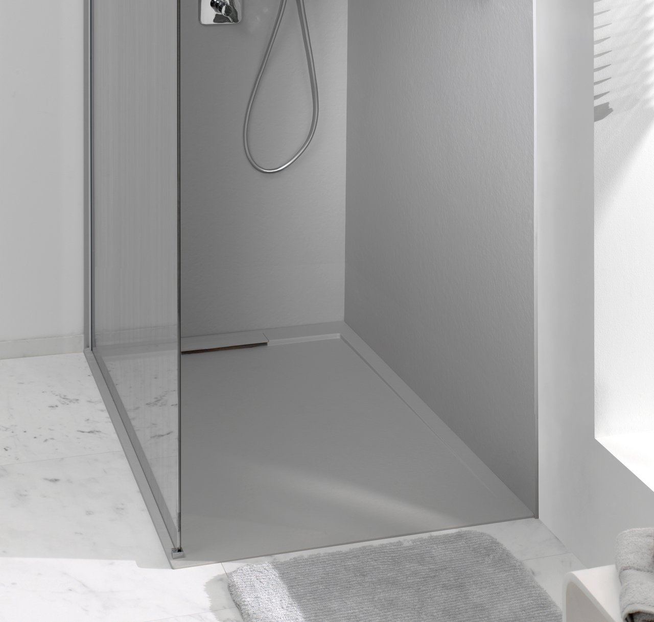 Balmani Indus douchebak 160 x 90 cm composietmarmer lichtgrijs leisteenstructuur