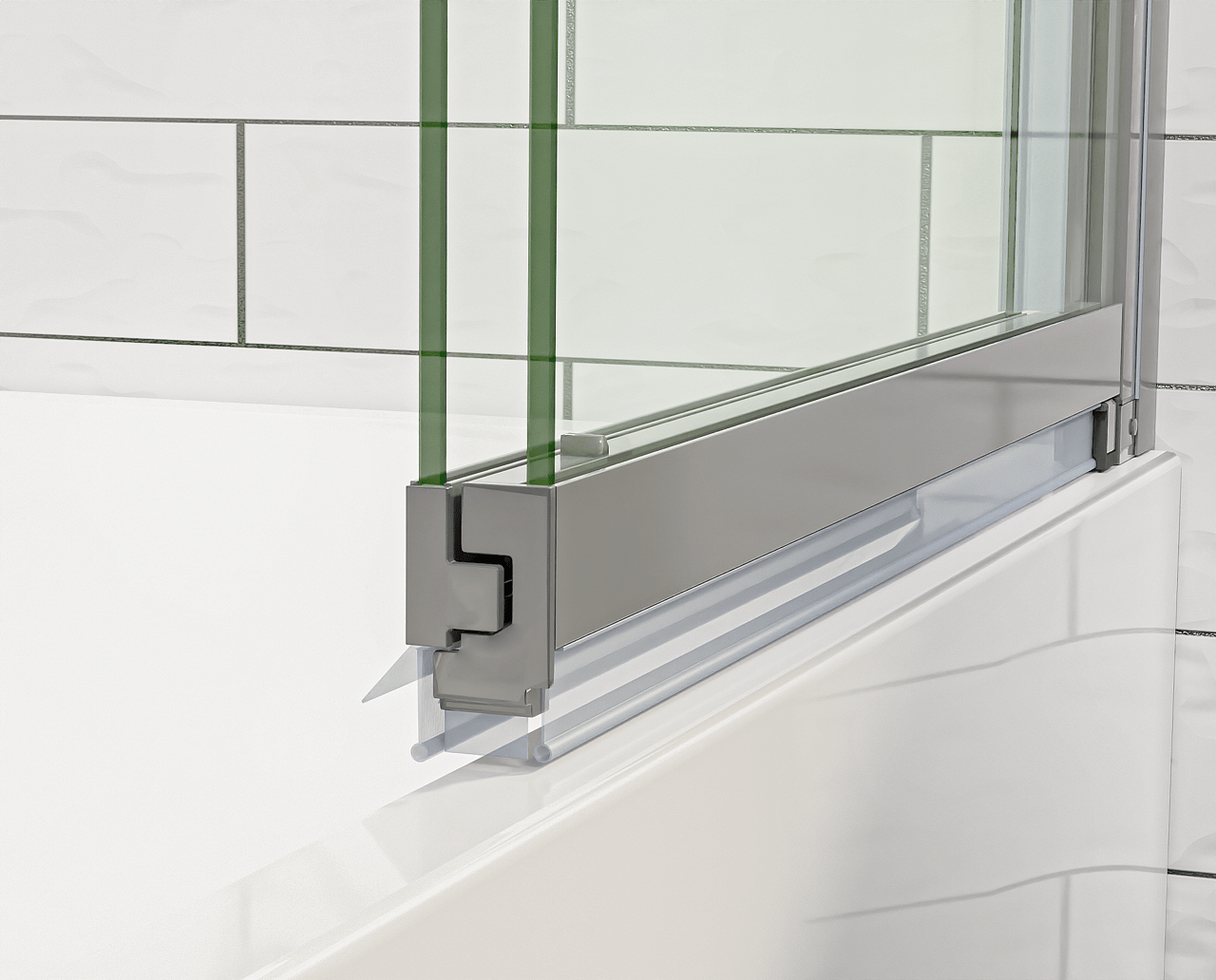 Luca Varess Vetras erweiterbare Badewannenaufsatz 100 cm, Klarglas, Silber Profil