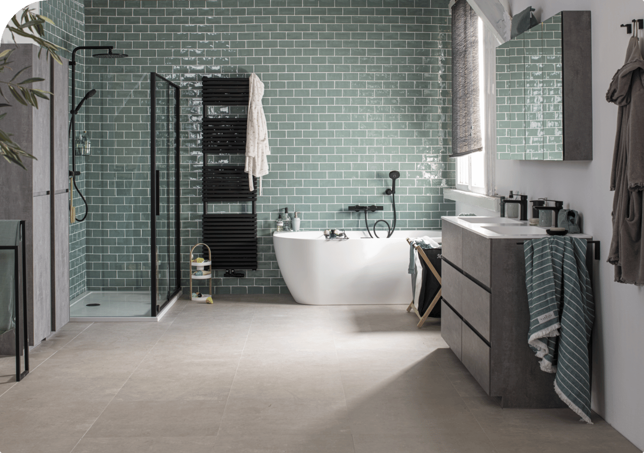 Deze industriële badkamer voelt als thuis voor het gehele gezin