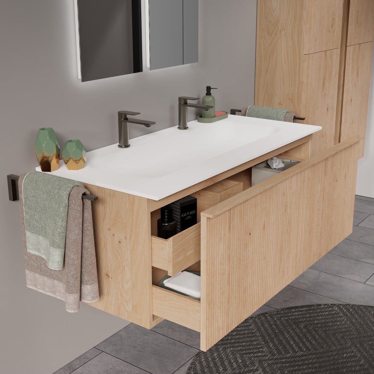 Moderner Doppelwaschtisch aus Holz mit weißem Waschbecken, zwei Armaturen, offenen Schubladen, Handtüchern und passendem Hochschrank.