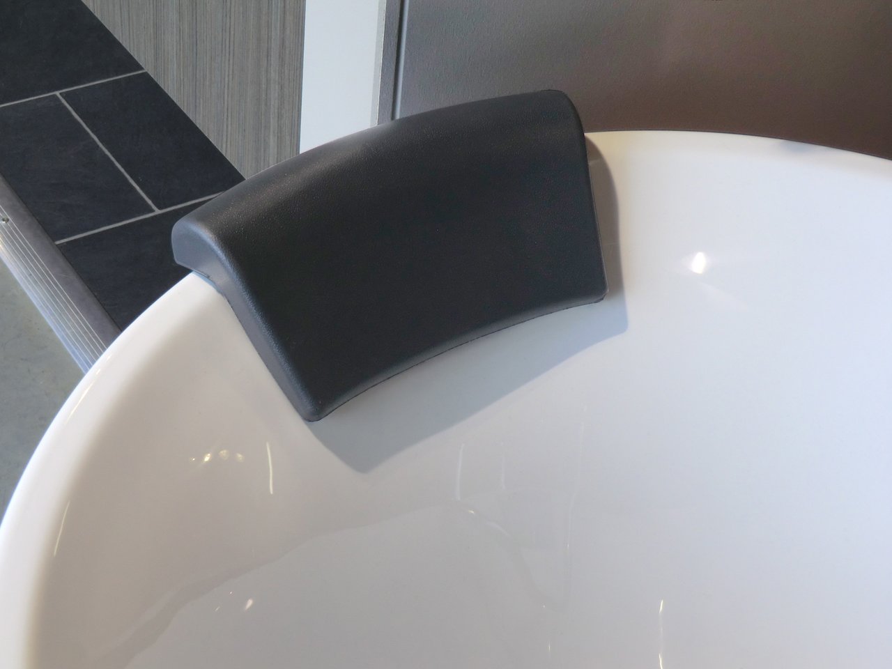 Luca Varess Apoyo coussin de bain gris