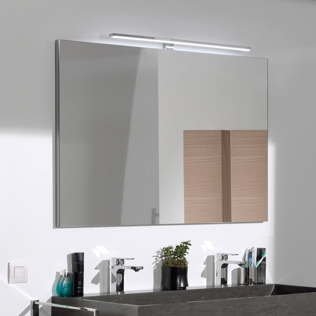 Balmani Cubico LED luminaire 80 cm chrome, 4100K