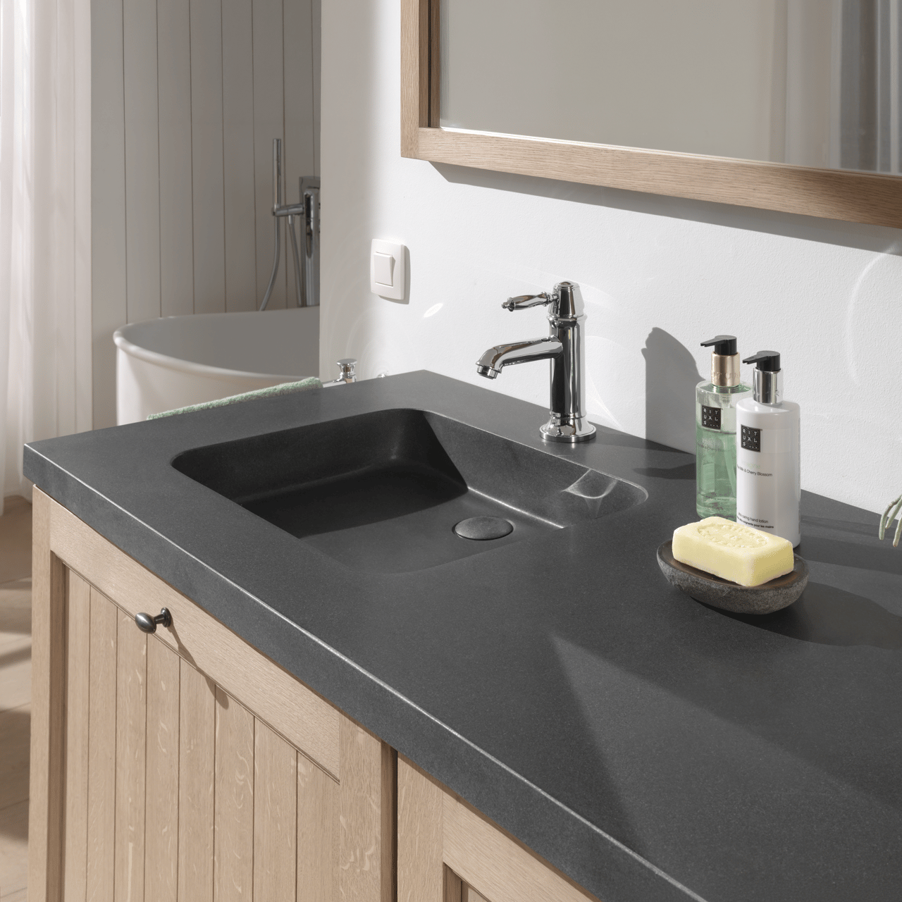 Balmani Napoli asymmetrisch linkse wastafel verzoete graniet 120 x 55 cm