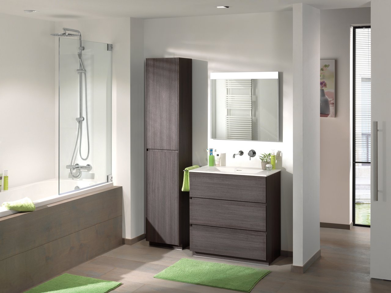 Storke Edge staande badkamerkast links donkere eiken 40 x 30 x 200 cm