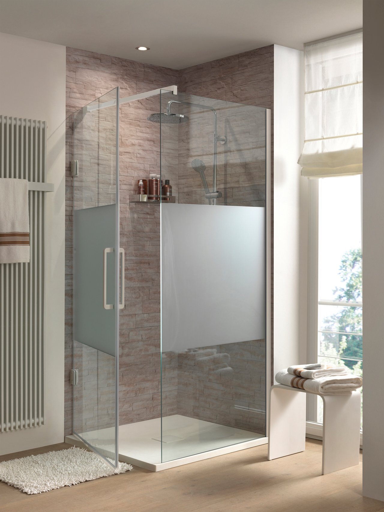 Balmani Modular Walk-In-Dusche mit Tür Links 90 x 200 cm, Klarglas mit mattiertem Streifen, Profil chrom glänzend