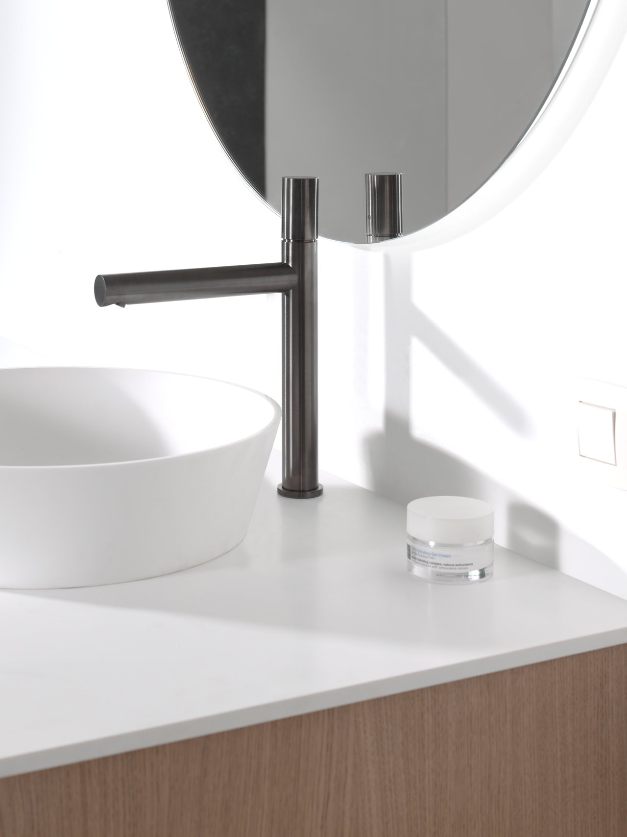 AXOR  verhoogde wastafelkraan  UNO 200 Zero-greep BRUSHED BLACK CHROME