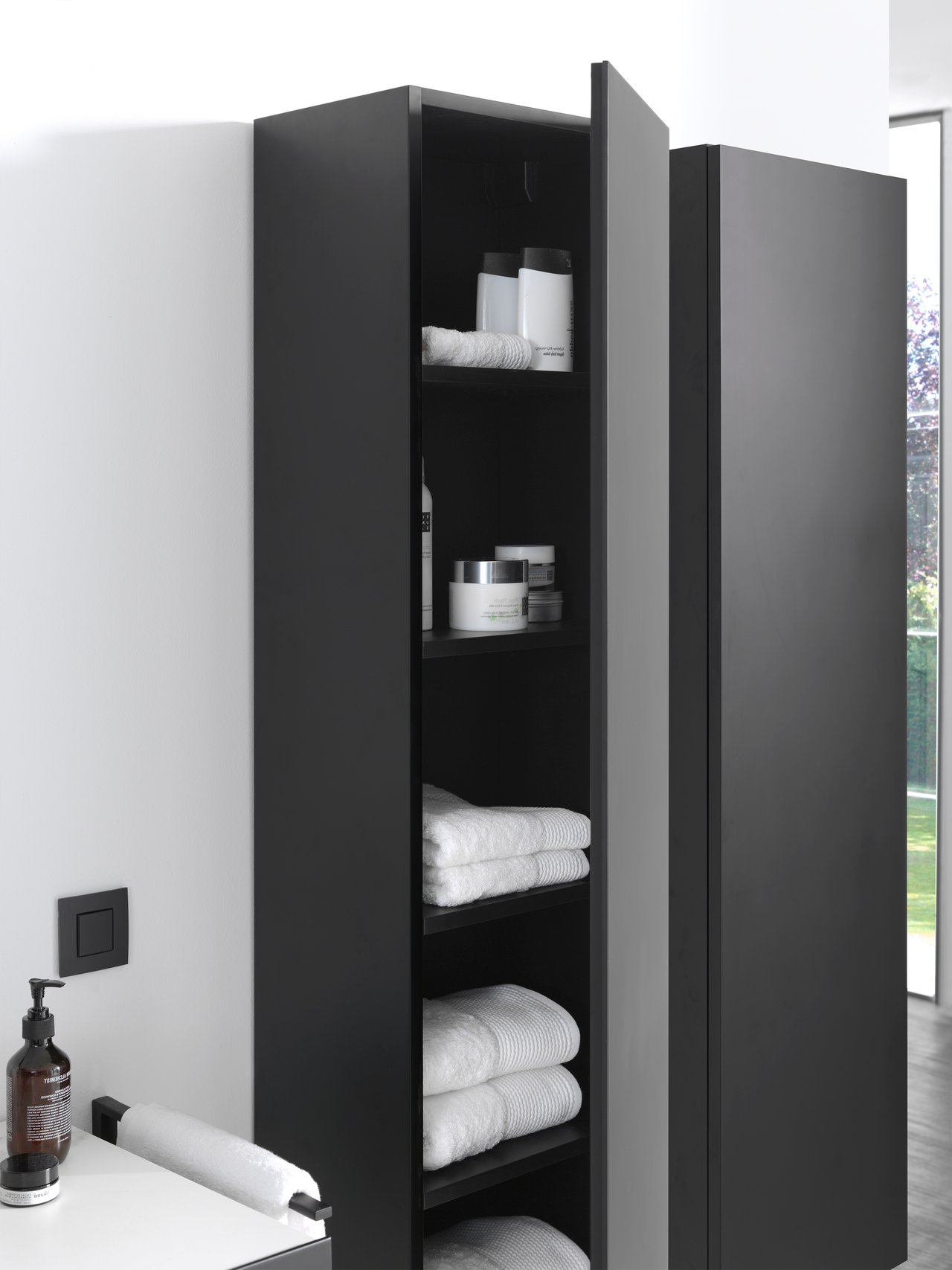 Balmani Studio zwevende badkamerkast mat zwart 40 x 30 x 150 cm