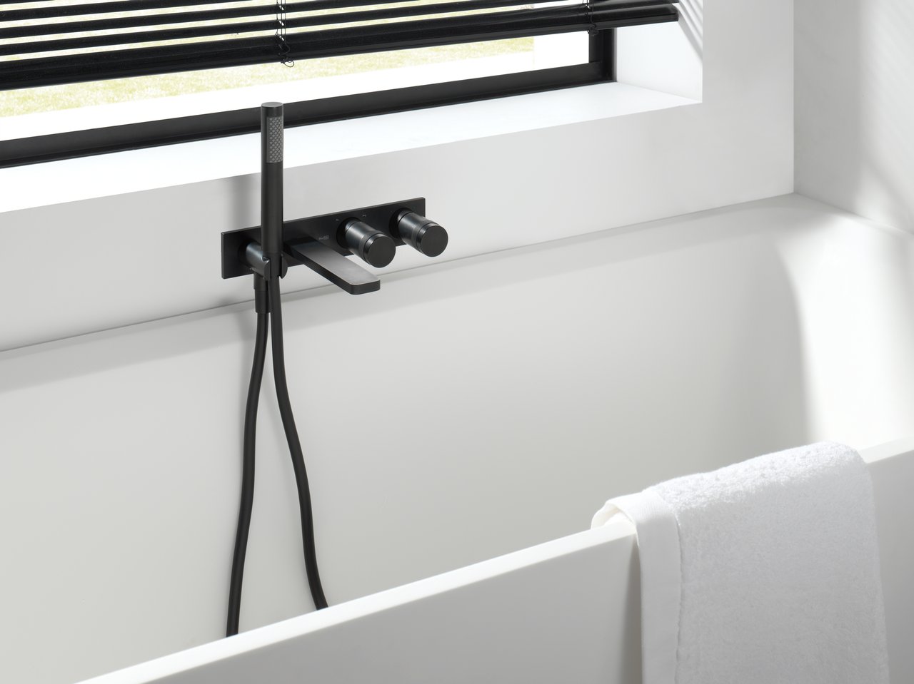 Blaufoss Sonic robinet baignoire encastré avec douchette noir mat incl élément intégré