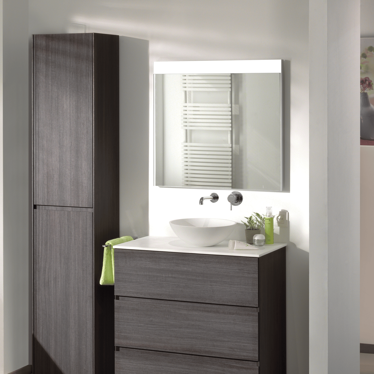 Storke Lucera rechthoekig badkamerspiegel 75 x 70 cm met spiegelverlichting en anti-damp