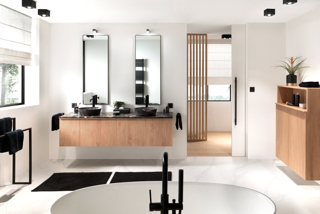 Balmani Minimalism LED verlichting 4 cm zwart