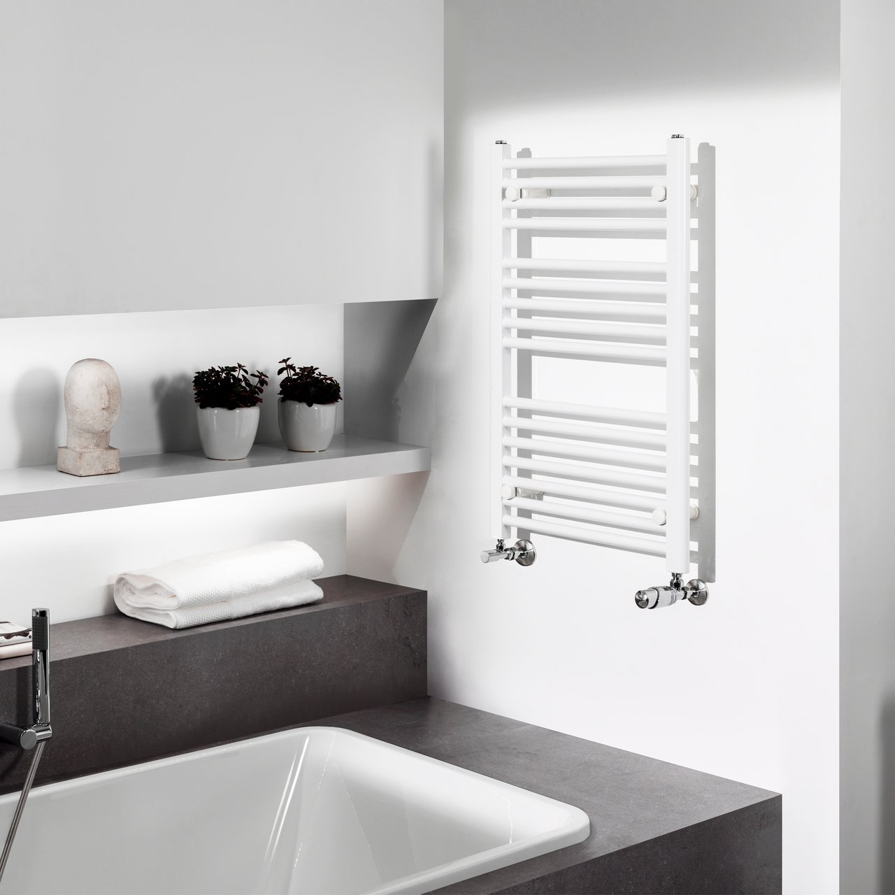 Vipera Kanza enkele handdoekradiator 50 x 80 cm centrale verwarming mat wit zij- en middenaansluiting 448W