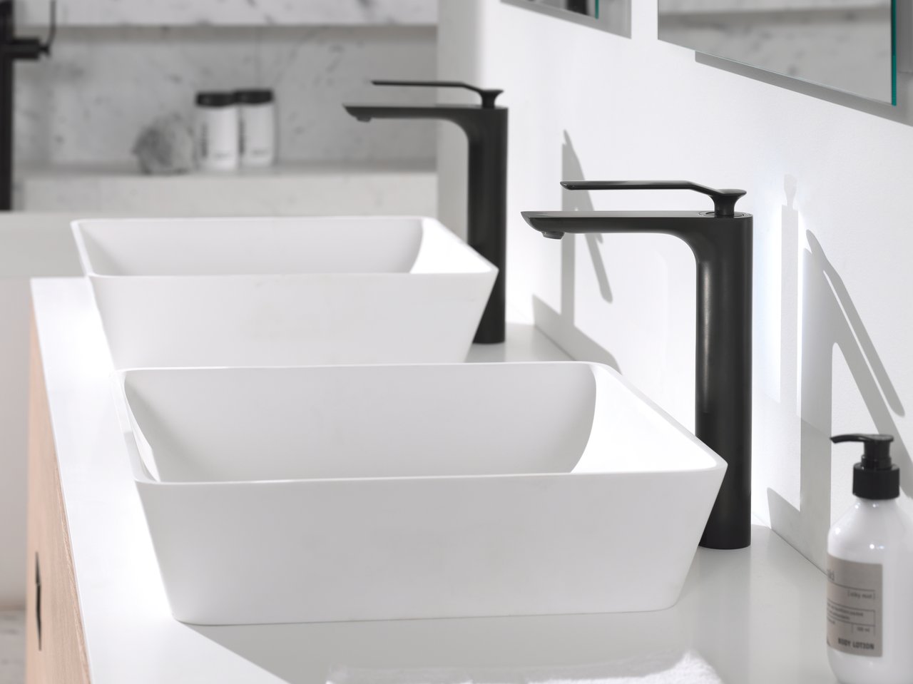 Blaufoss Expo verhoogde wastafelkraan mat zwart