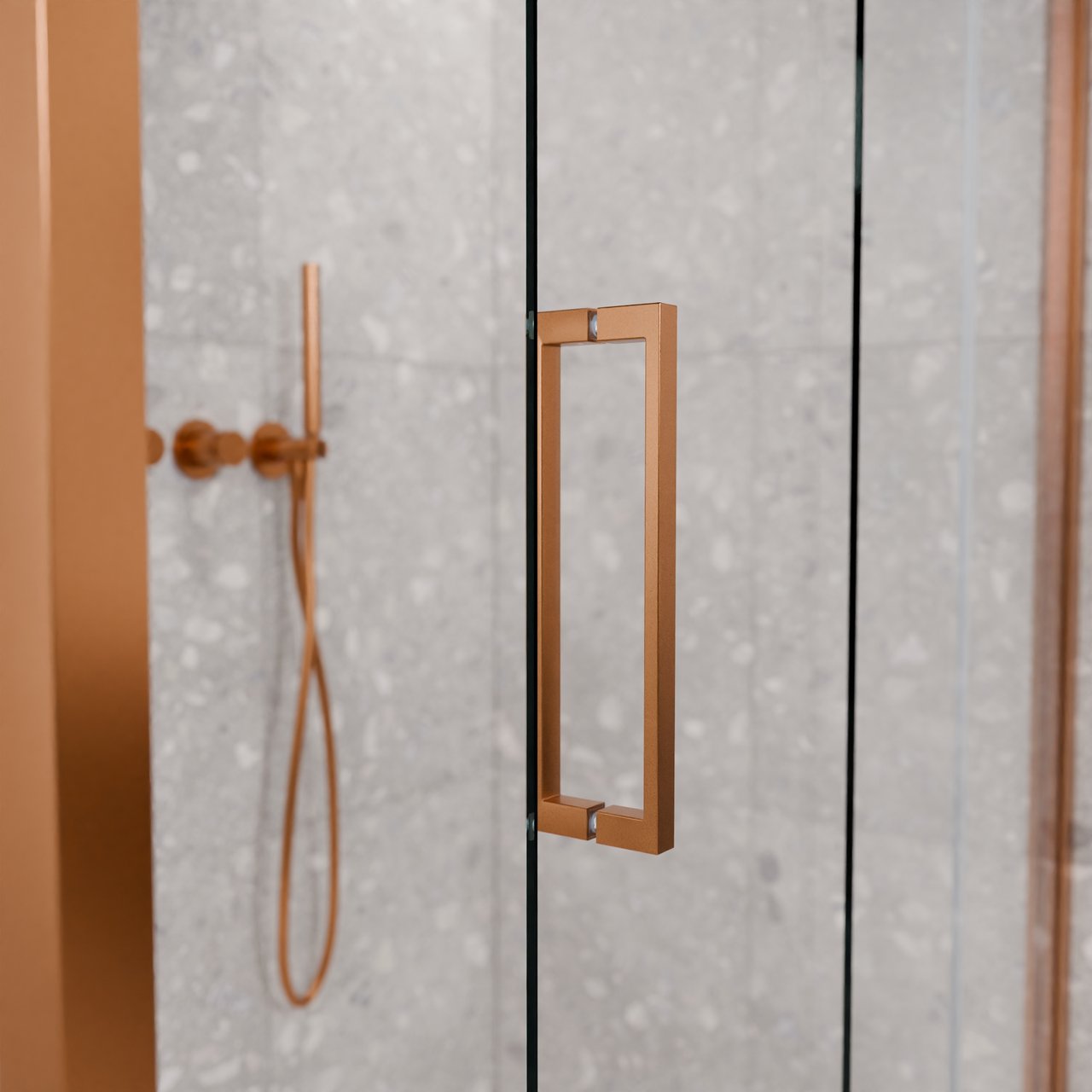 Balmani Senses Design douche en coin avec porte coulissante à droite et paroi latérale fixe, 140 x 70 cm, Verre transparent, Profil Brushed Rosegold