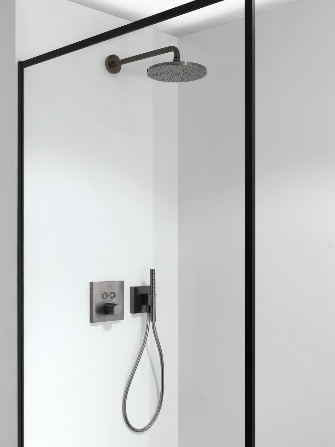 Hansgrohe Duscharm Wandmontiert 39 cm Brushed Black Chrome