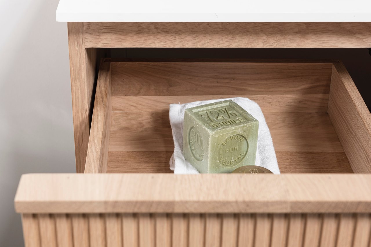 Balmani Forma meuble salle de bains suspendu 180 x 55 cm chêne naturel avec Tablo Arcato double vasque en solid surface blanc mat Nervure droite symétrique verticale