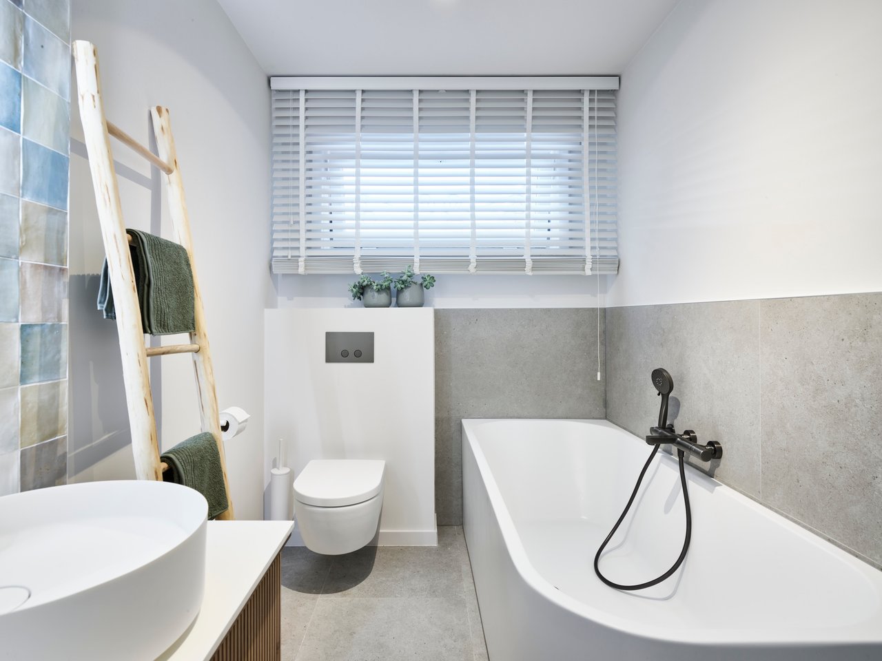 Luca Varess Mezzo tweepersoons hoekbad links 180 x 80 cm acryl mat wit