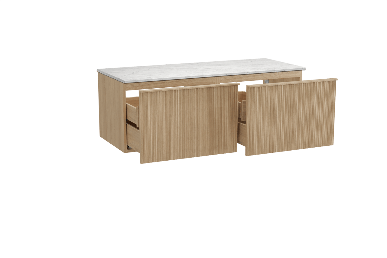 Balmani Forma zwevend badkamermeubel 135 x 55 cm natuur eik met Stretto enkel of dubbel tablet in marmer carrara, Verticale asymmetrische ronde ribbel