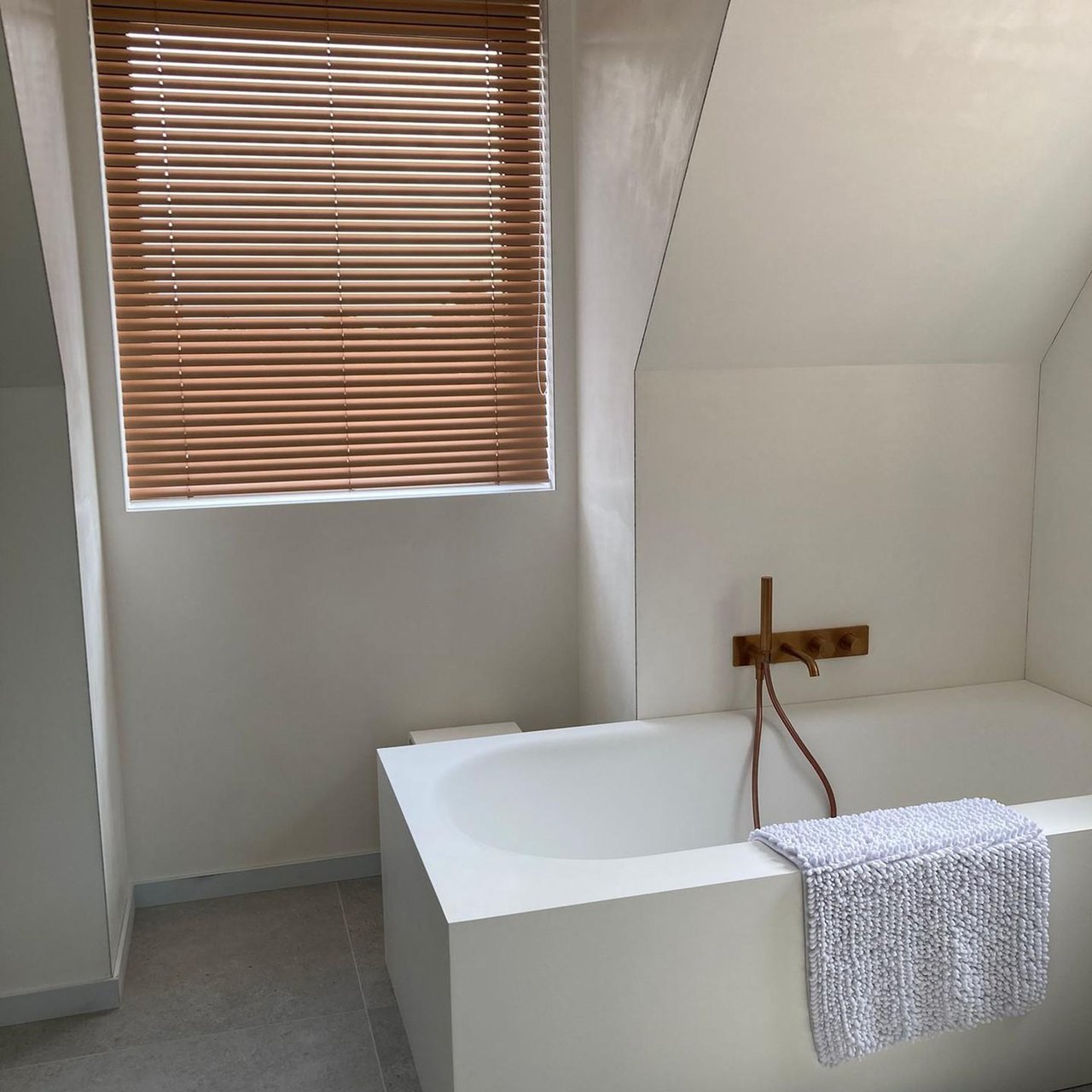 Balmani Rallanta baignoire îlot rectangulaire 180 x 80 cm Solid Surface blanc mat