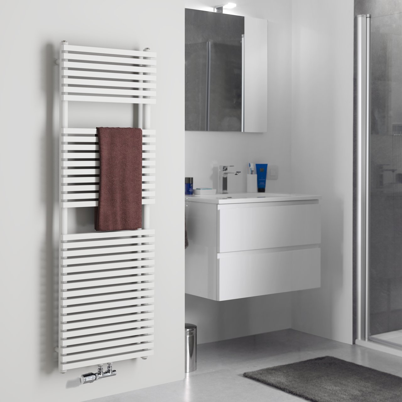 Vipera Vesuvio enkele handdoekradiator 50 x 150 cm elektrische verwarming Glanzend Wit zij- en middenaansluiting 1.044W, weerstand inbegrepen