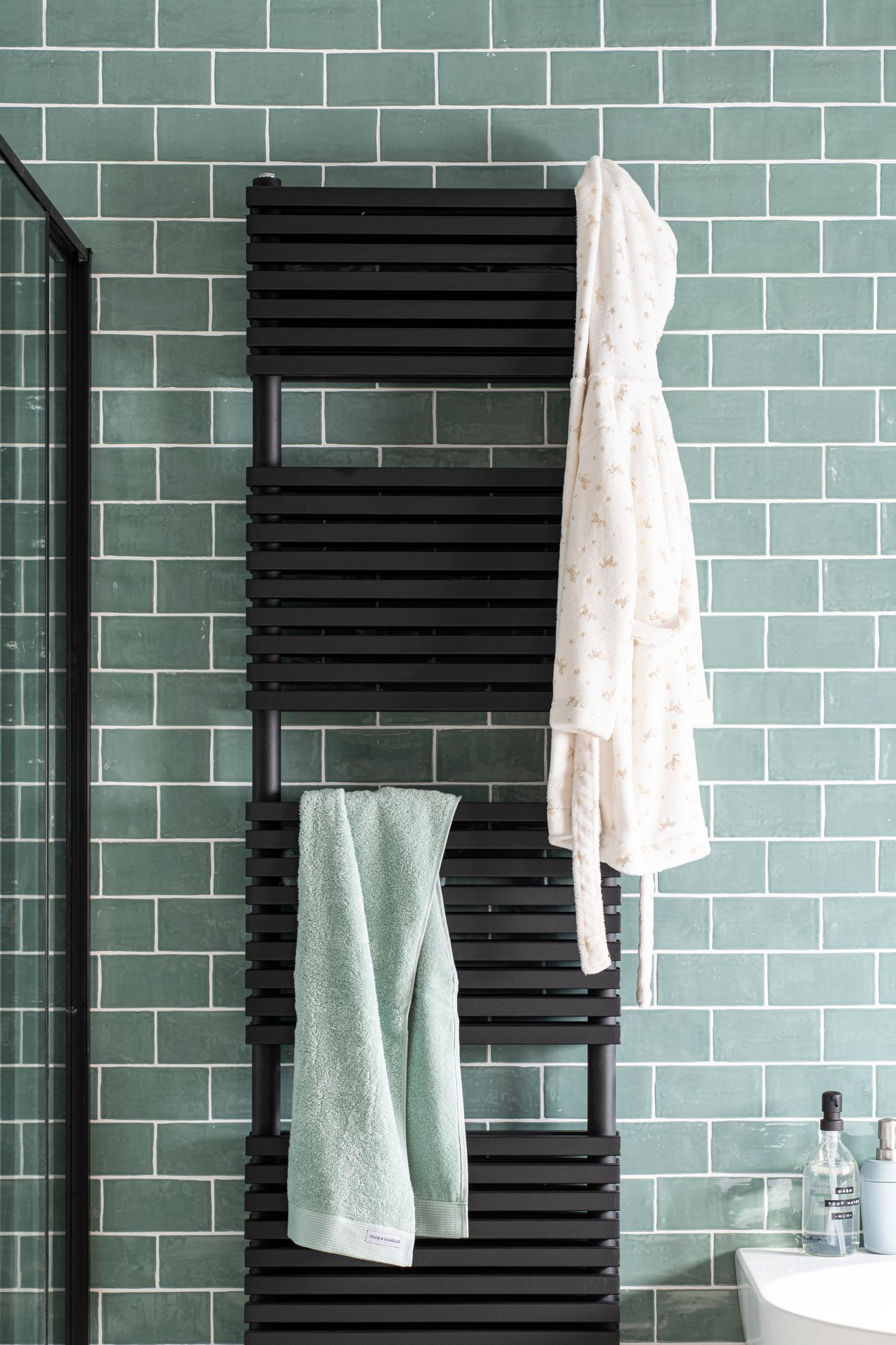 Vipera Vesuvio dubbele handdoekradiator 50 x 180 cm centrale verwarming mat zwart zij- en middenaansluiting 1799W