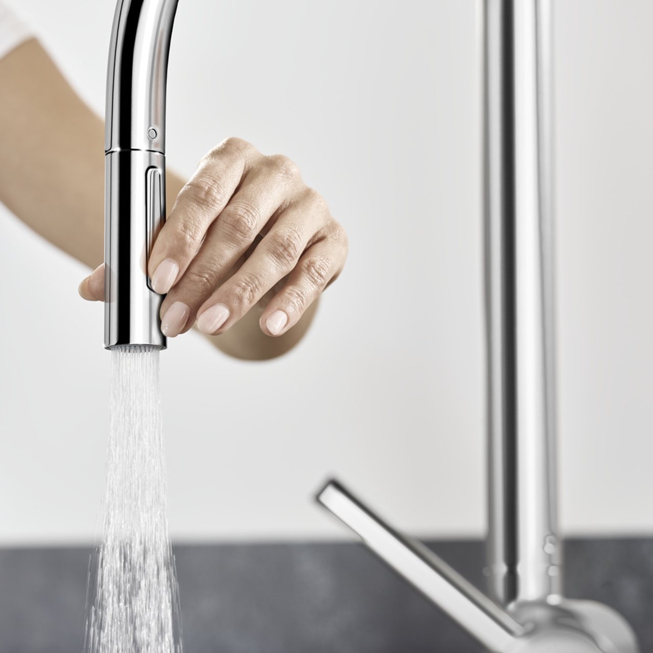 Hansgrohe Talis M54 210 2jet, Küchenarmatur mit ausziehbarer Handbrause: Chrom