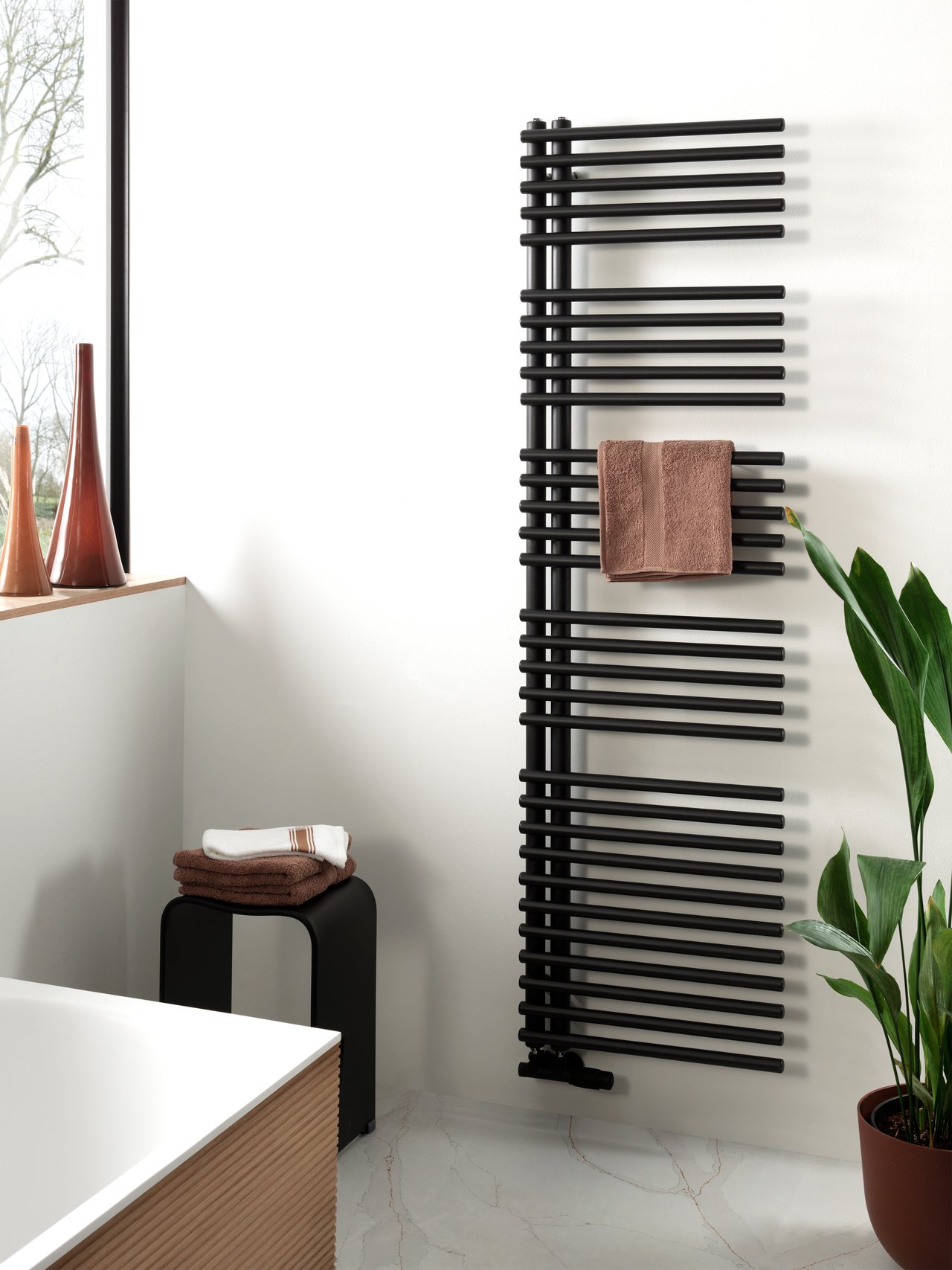 UNIQUEMENT POUR ALLEMAGNE - Vipera Nevada sèche-serviettes simple 50 x 180 cm chauffage électrique noir mat raccordement latéral 847W, résistance incluse