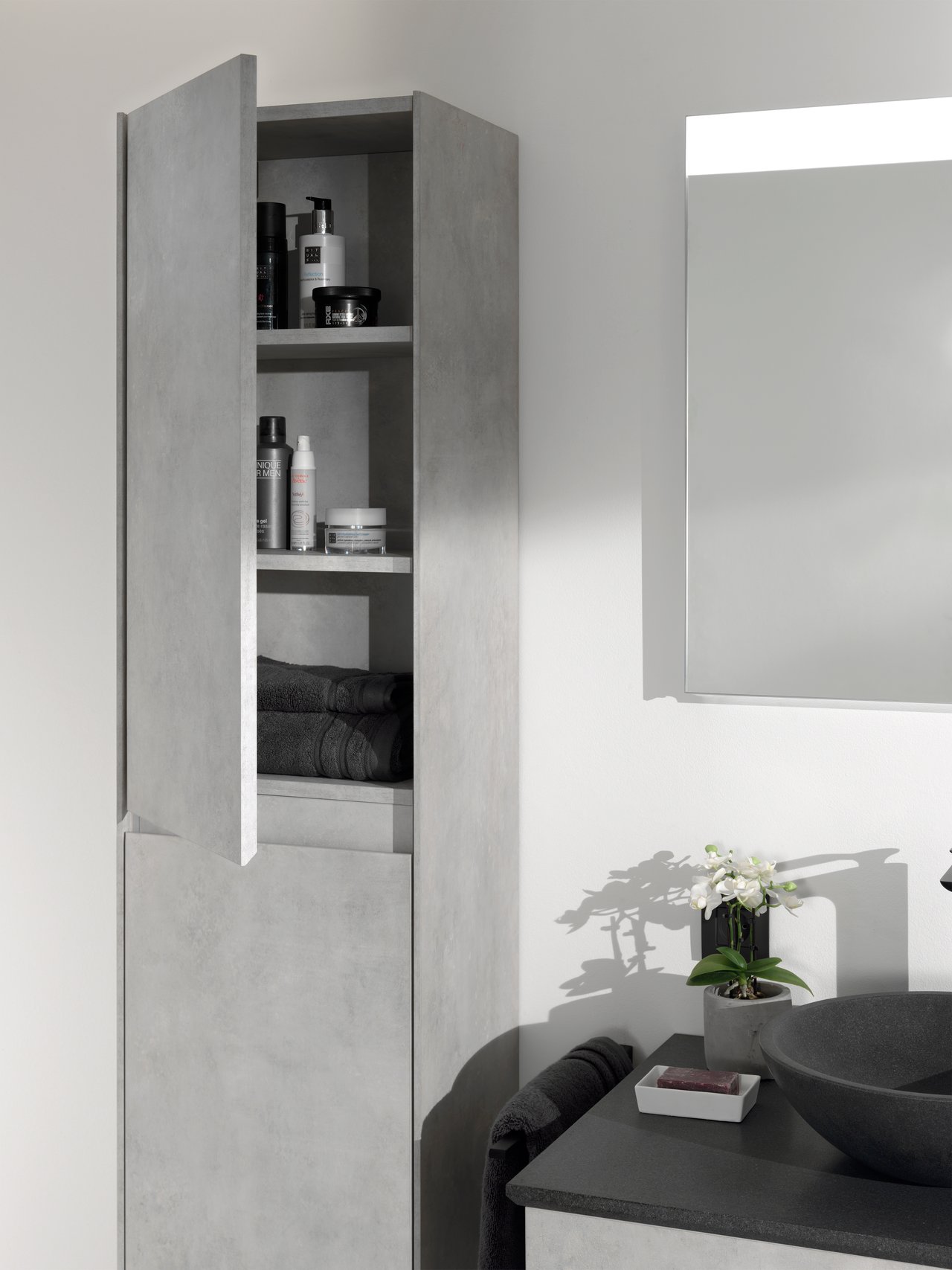 Storke Edge stehender Hochschrank rechts, Beton silbergrau, 40 x 30 x 200 cm