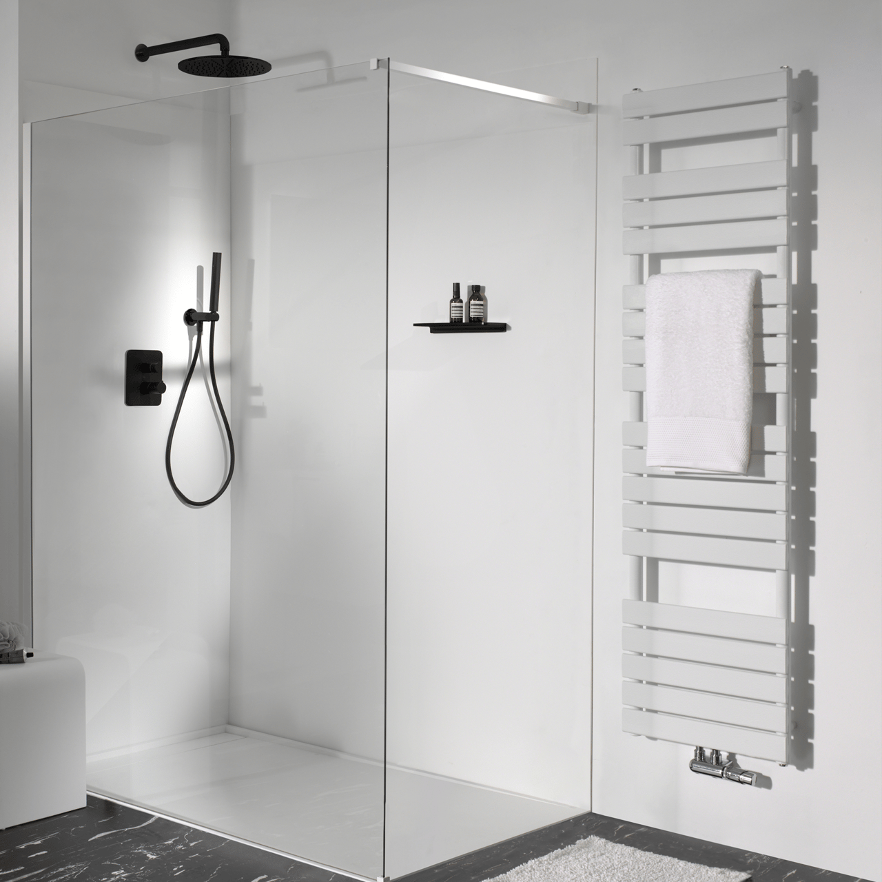 Vipera Vulcan enkele handdoekradiator 50 x 180 cm centrale verwarming mat wit zij- en middenaansluiting 1.044W