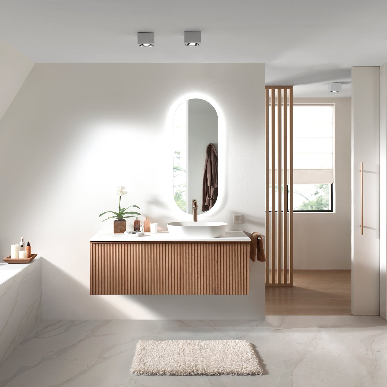 Balmani Giro Badspiegel mit Beleuchtung: Oval, 42 x 110 cm, mit Anti-Beschlag Spiegelheizung