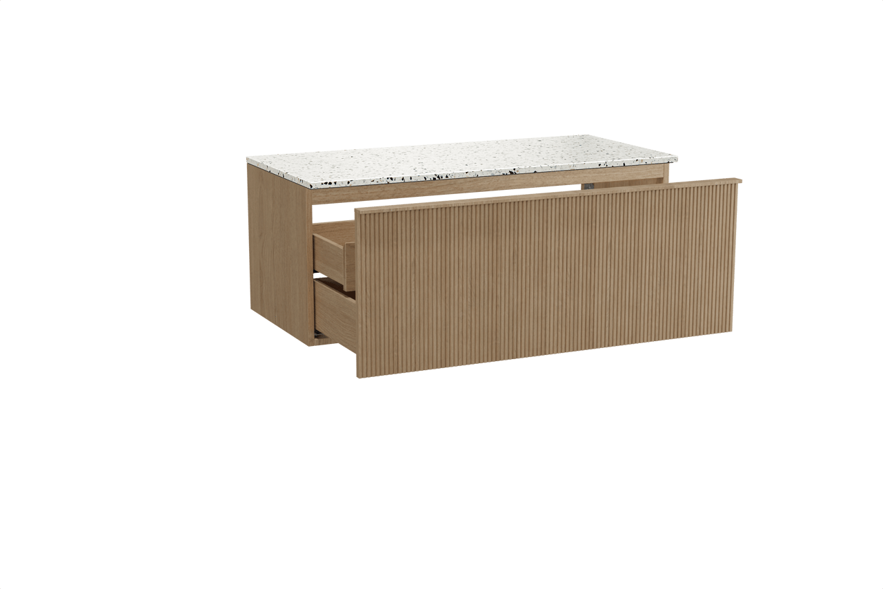 Balmani Forma hängendes Möbelstück Set: 120 x 55 cm, Naturbelassene Eiche, mit Stretto Einzel- oder Doppel Waschtischplatte, Terrazzo in Weiß/Schwarz matt, Vertikale symmetrische gerade Rippe