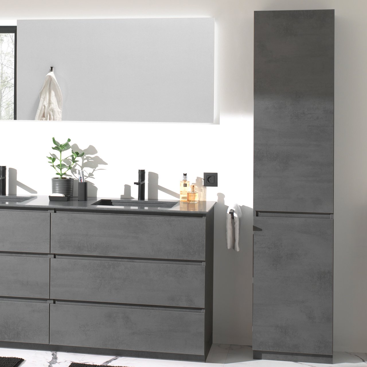 Balmani Lucida stehender Hochschrank links, Beton dunkelgrau, 45 x 35 x 195 cm