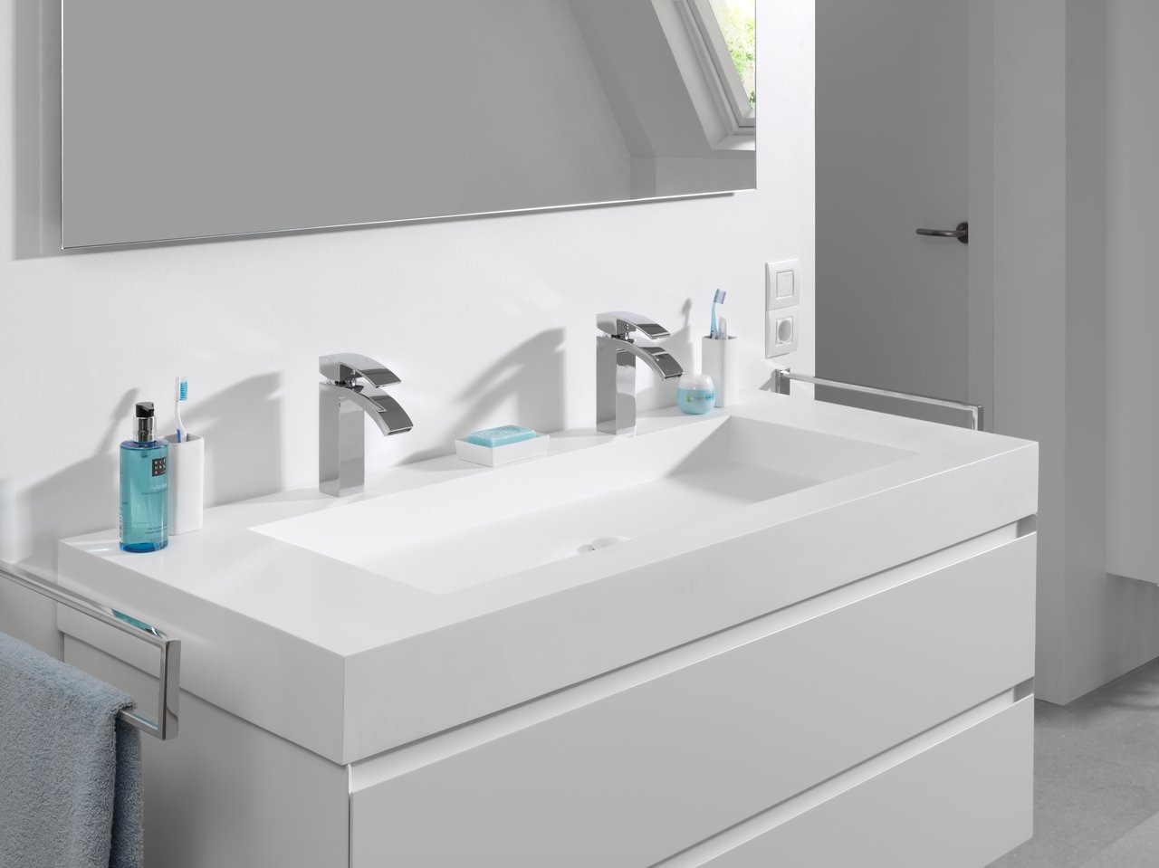 Balmani Modus enkele wastafel voor 2 kraangaten matte Solid Surface 135 x 55 cm