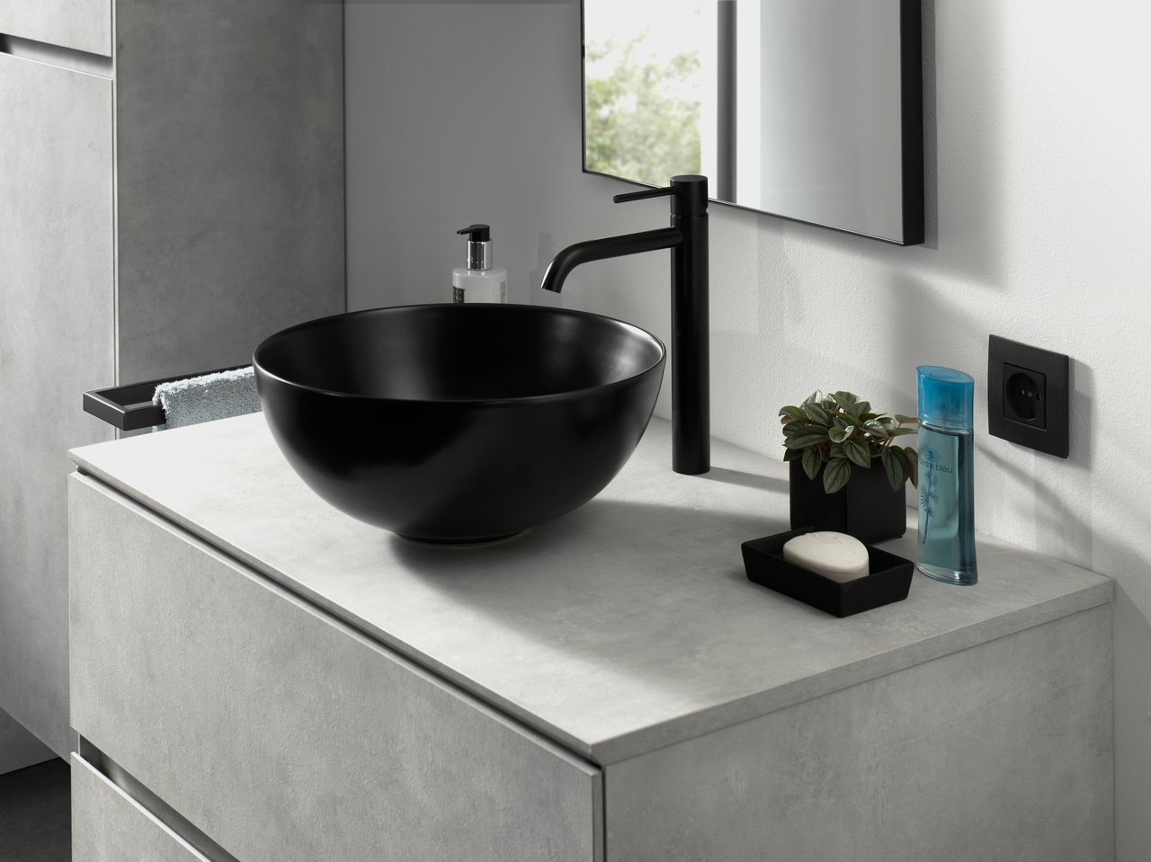 Luca Varess Supra vasque à poser porcelaine Noir Mat rond Ø 36 cm