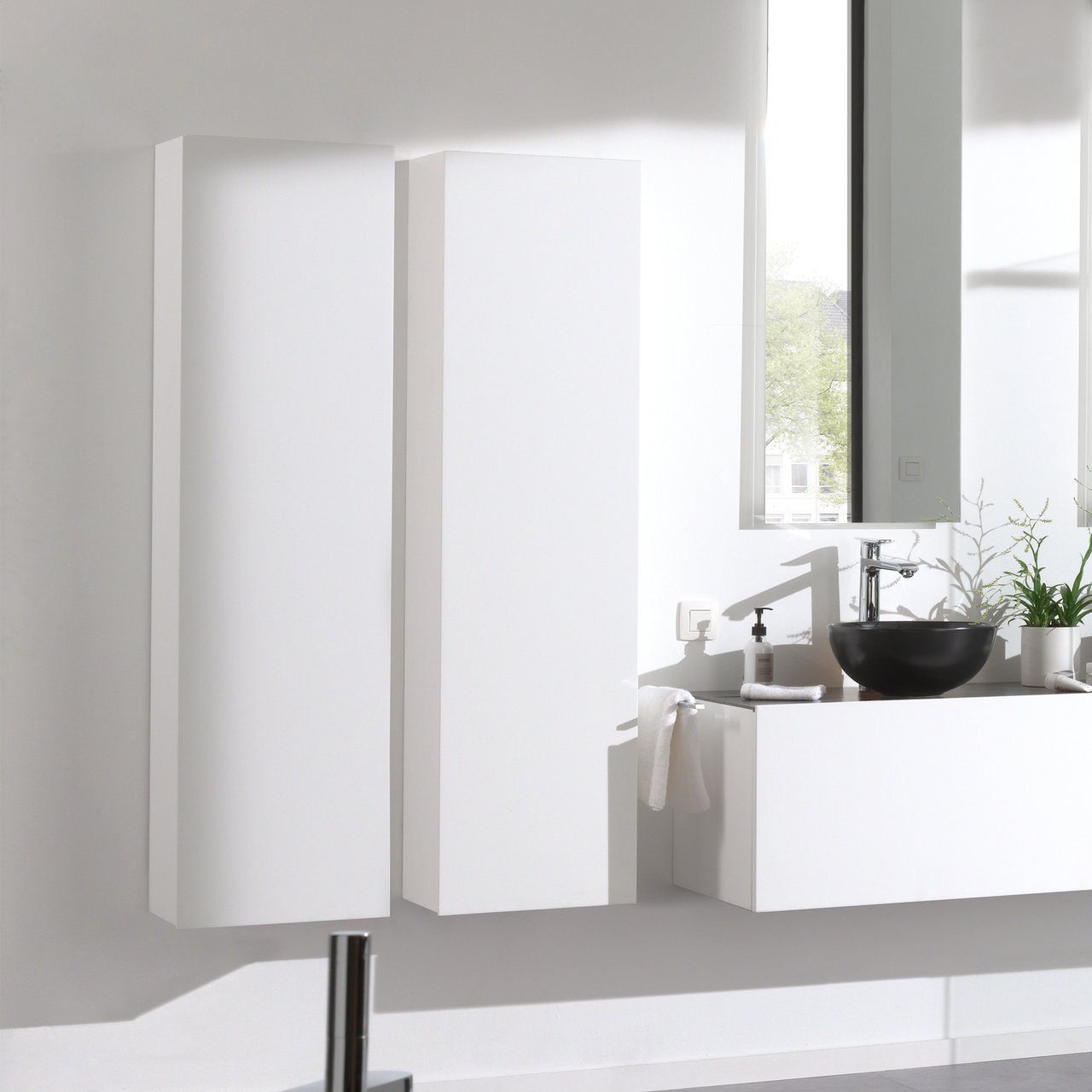 Balmani Studio hängender Hochschrank, weiß matt, 40 x 30 x 150 cm