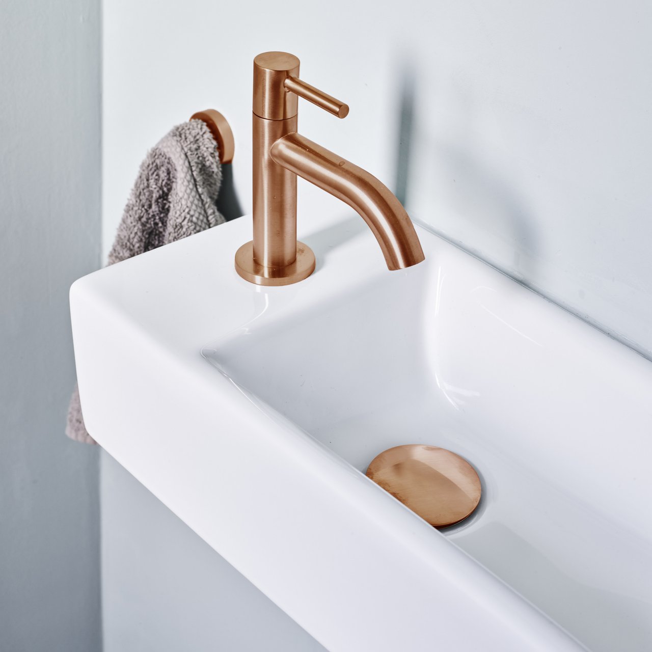 Luca Varess Cubic midi Lave-mains blanc brillant Porcelaine 40x20cm gauche avec Rosegold et fournitures