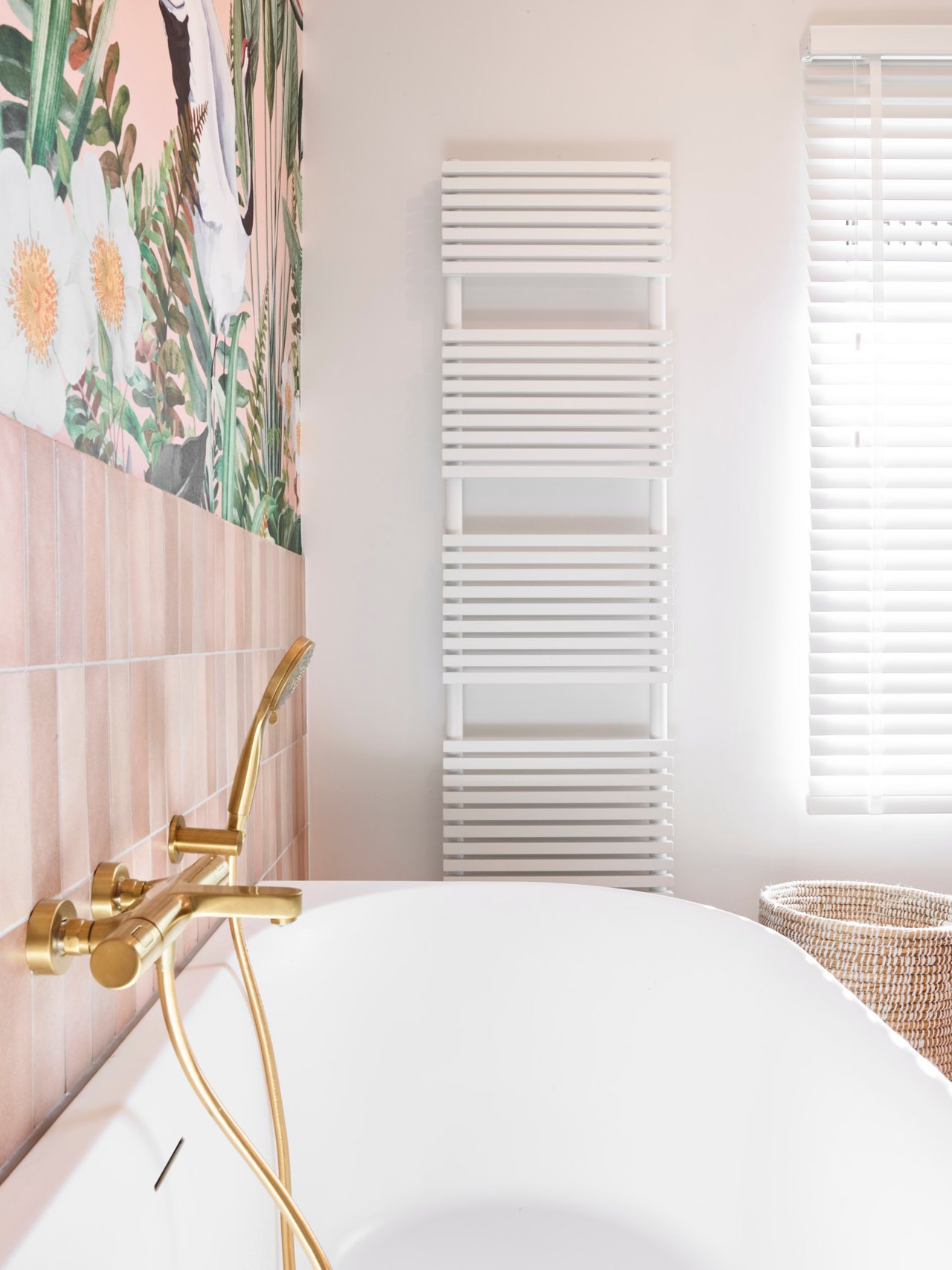 Vipera Vesuvio sèche-serviettes simple 50 x 180 cm chauffage central blanc mat raccordements latéral et central possibles 1.232W