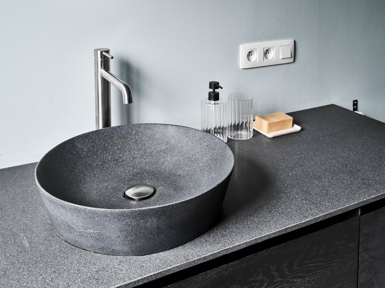 Balmani Still Aufsatzwaschbecken: Granit, poliert, rund, Ø 42.5 cm