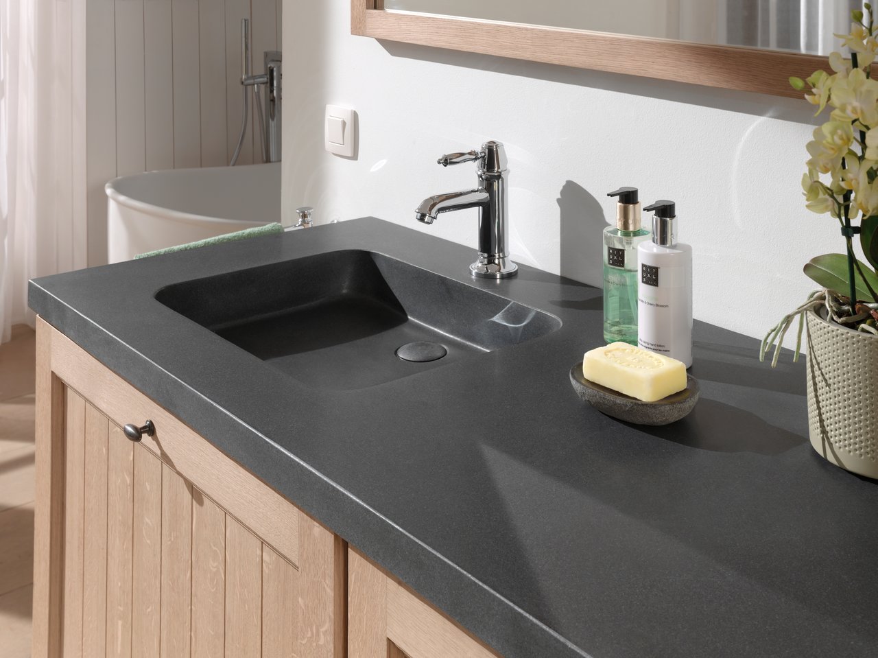 Balmani Napoli Waschtisch, links, Granit poliert, 120 x 55 cm