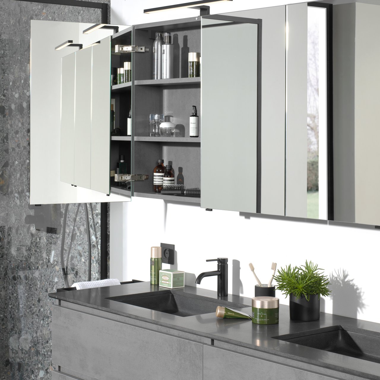 Balmani Oberture XS 2 stuks handgreep voor spiegelkast mat zwart