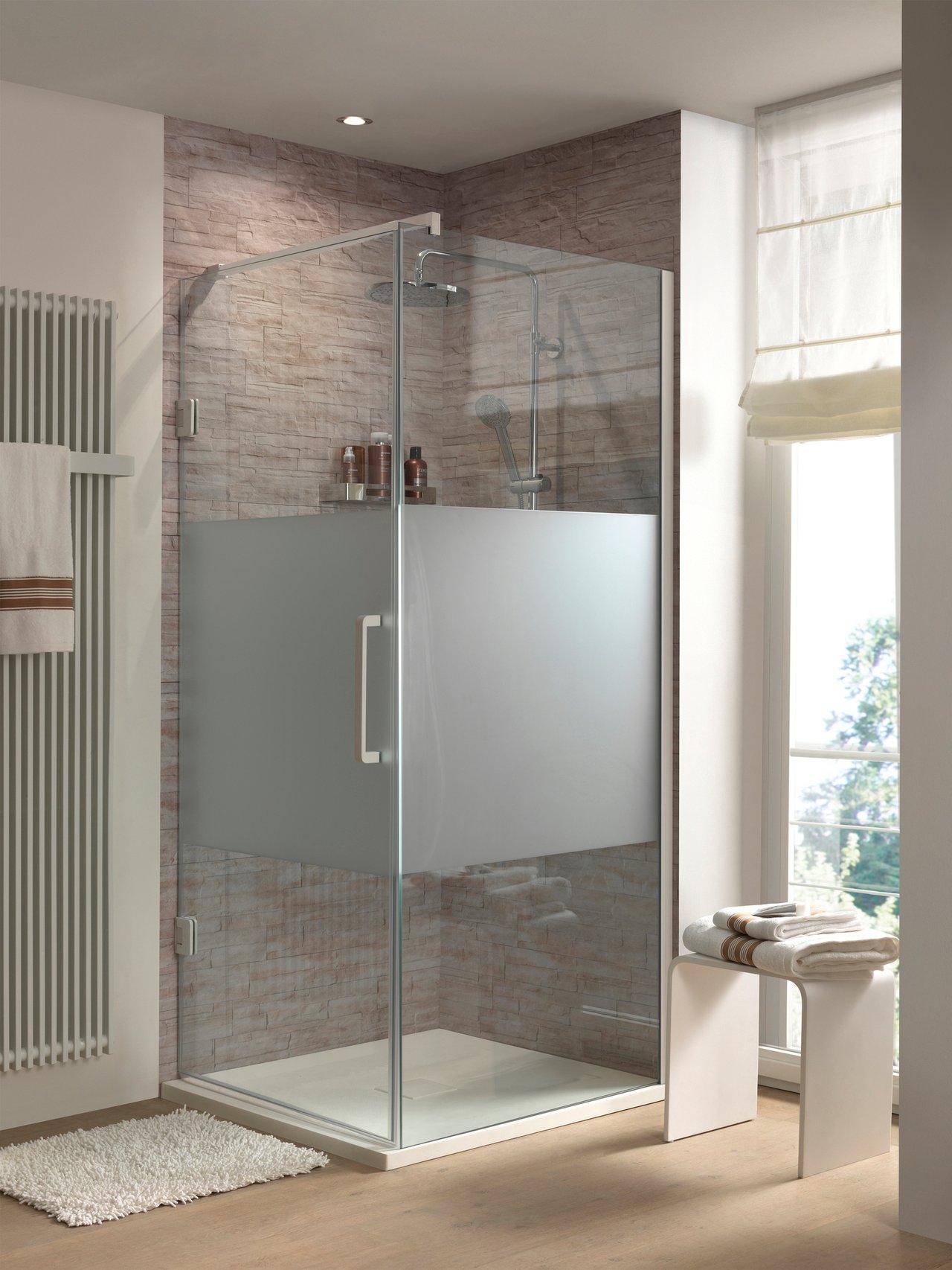 Balmani Modular Walk-In-Dusche mit Tür Links 90 x 200 cm, Klarglas mit mattiertem Streifen, Profil chrom glänzend