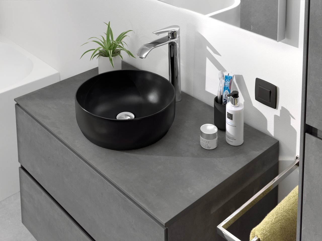 Luca Varess Perla waskom Mat Zwarte porselein rond Ø 34 cm