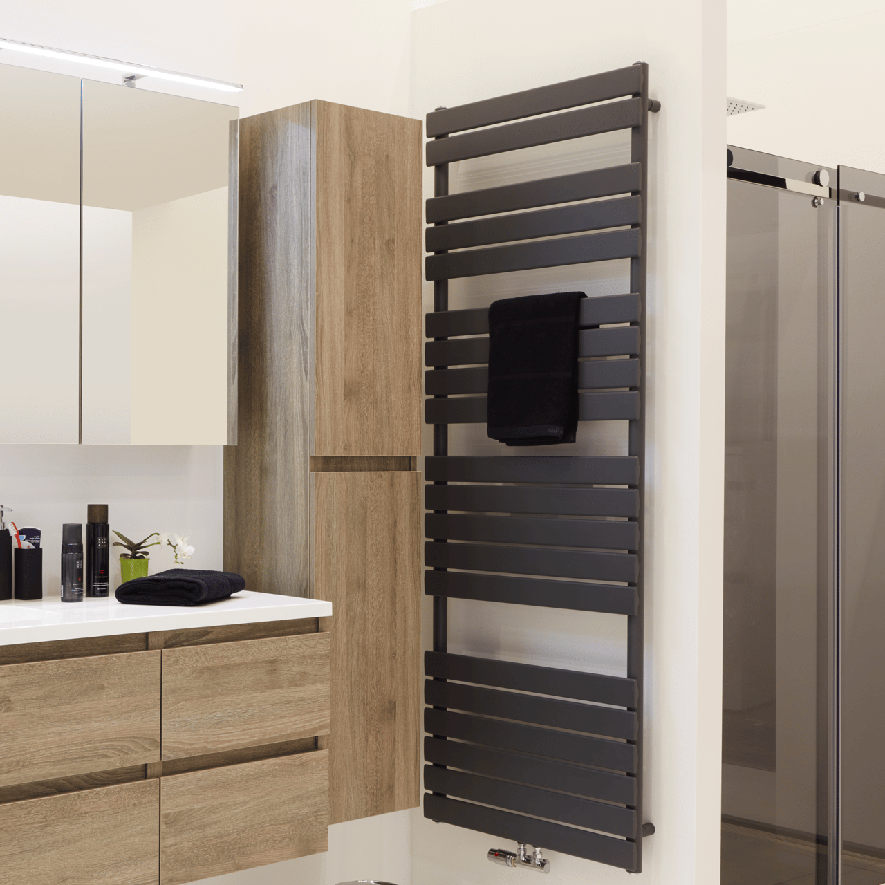 Vipera Vulcan sèche-serviettes simple 70 x 190 cm chauffage électrique gris anthracite raccordements latéral et central possibles 1.575W, résistance incluse